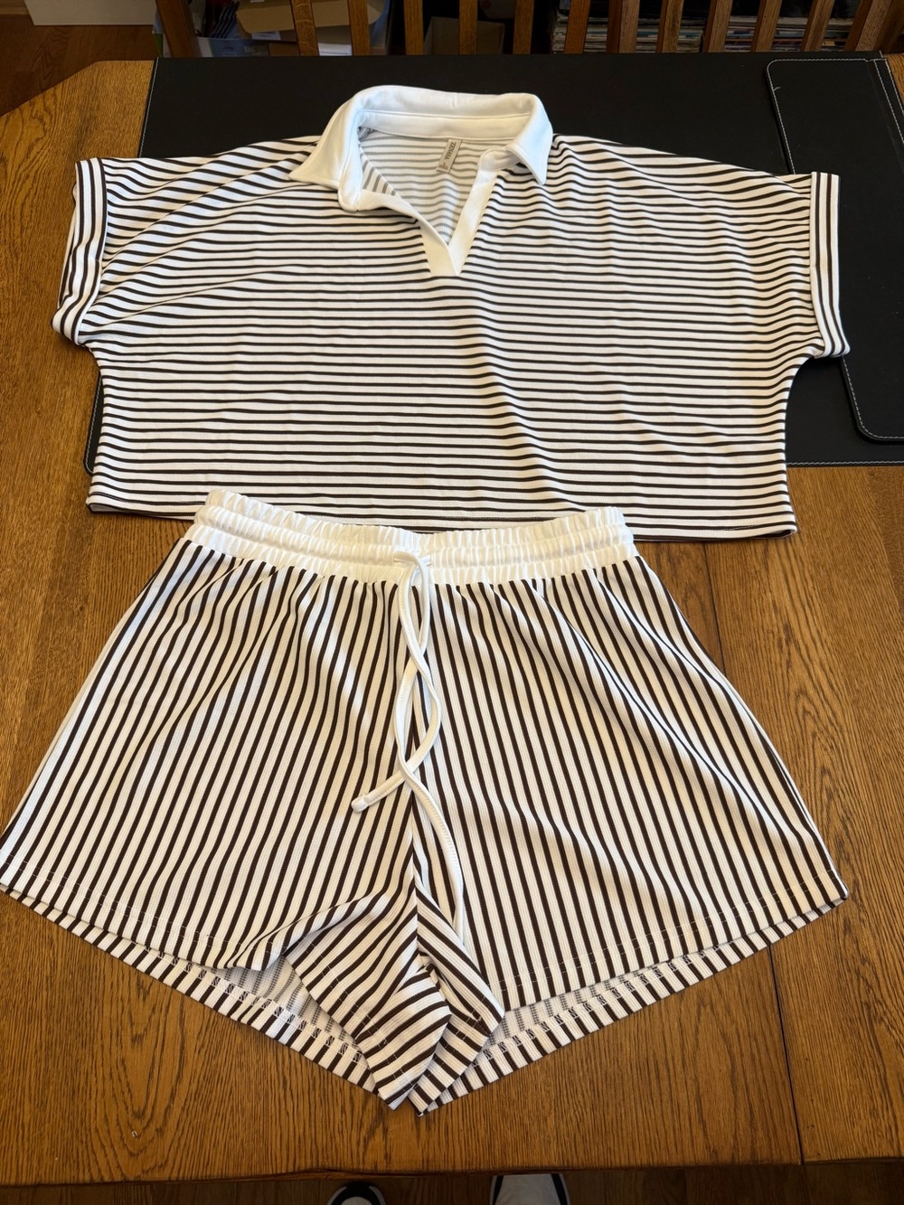 Zenana White and Brown Striped Drawstring  Short set size LARGE